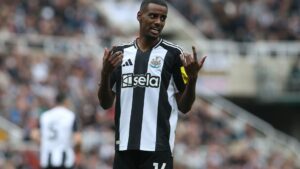 I was Alan Shearer’s strike partner but Alexander Isak can break his Newcastle scoring record – no defender can stop him