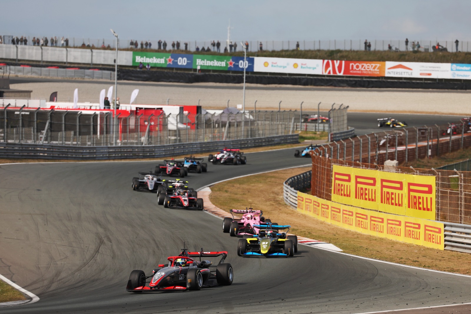 VRD's Schwarze topped a truncated reversed-grid finale