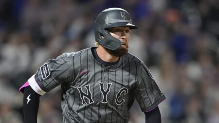 Carlos Mendoza: Mets will see if Brandon Nimmo is available off the bench for Sunday's game against Dodgers