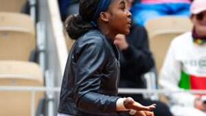 Coco Gauff makes humiliating mistake as she walks on to French Open court without crucial equipment