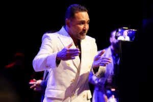 De La Hoya Dismisses Canelo vs. Crawford as “Not the Biggest Fight