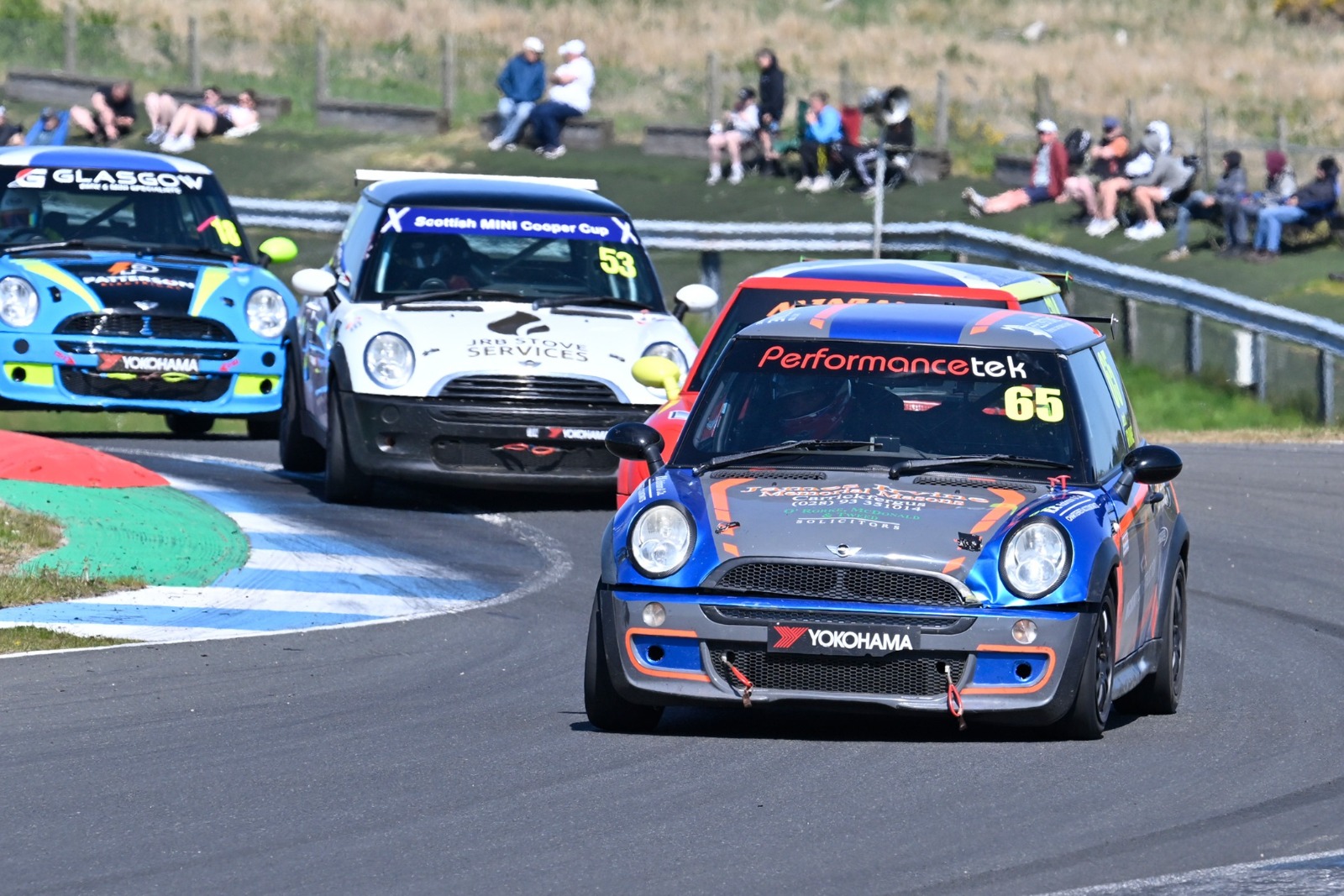 Irvine won third Mini race by the very narrowest of margins