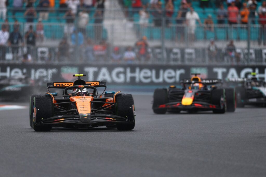 Pitstop incident cost Verstappen Miami F1 sprint win, says Marko