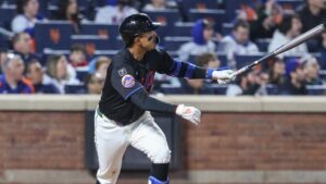 Mets' Mark Vientos day-to-day with abdominal soreness