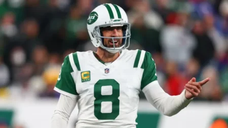 Aaron Rodgers makes appearance at Kentucky Derby as Steelers wait continues