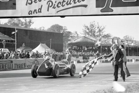 Alfa Romeo 158 vs McLaren MCL39
