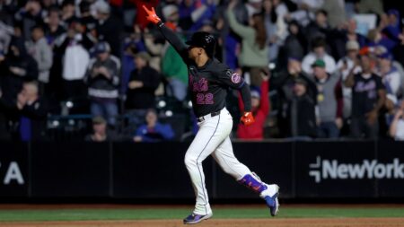 Mets flaunt power with four homers in 7-2 win over Cubs