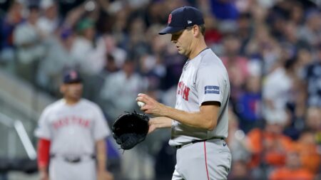 Royals sign veteran Rich Hill to minor league deal. They would be his 14th team if called up