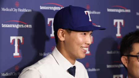 Seong-Jun Kim gets signing bonus of just over .2 million in minor league deal with Rangers