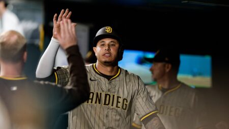 Manny Machado’s 2 1/2-week hitting streak is keeping Padres among baseball’s best