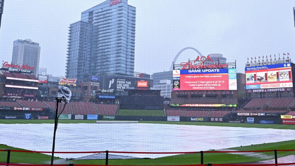 Mets-Cardinals game postponed by weather, will be made up in Sunday doubleheader