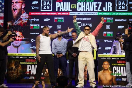 Oscar De La Hoya Gives His Picks for Paul-Chavez Jr., Ramirez-Dorticos, and Schofield-Farmer This Saturday