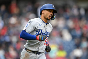 Mookie Betts returns to Dodgers lineup with broken toe still on the mend