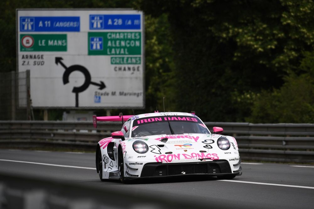 #85 Iron Dames Porsche 911 GT3 R LMGT3: Celia Martin, Rahel Frey, Michelle Gatting