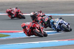 Marquez shrugs off Friday practice pain to take sprint win