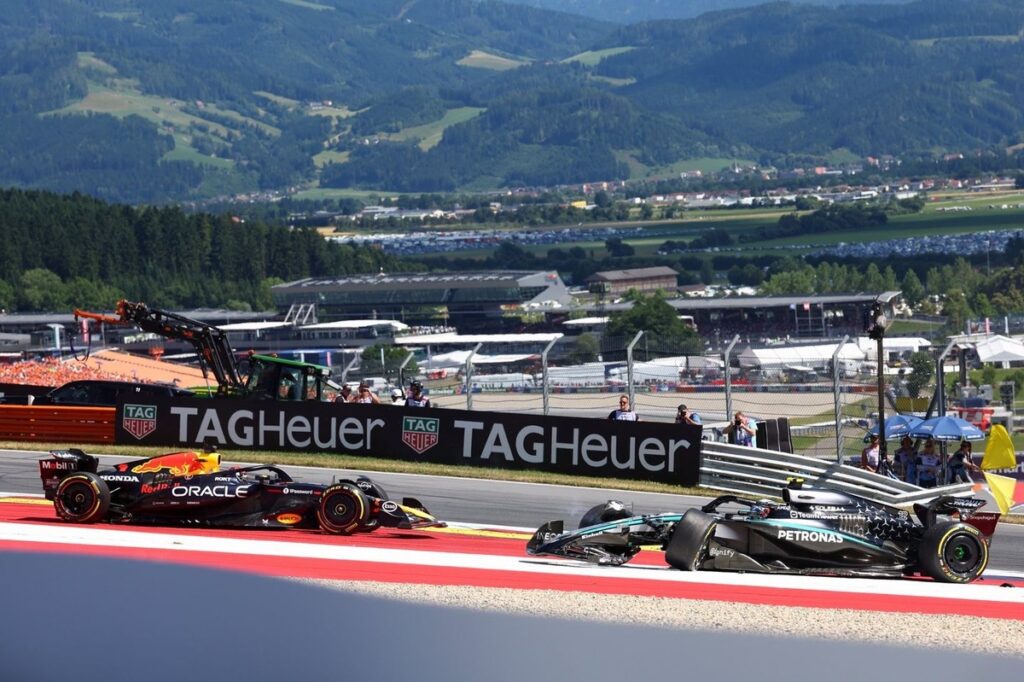 Antonelli suffers F1 British GP grid drop after Verstappen clash in Austria