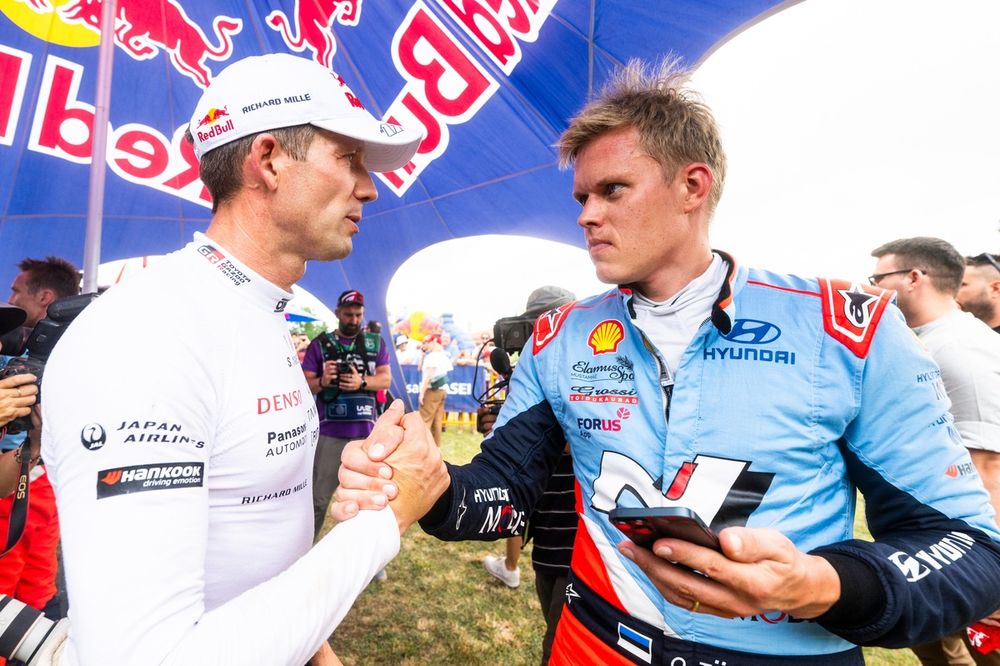 Part-time Ogier remains a title threat once again