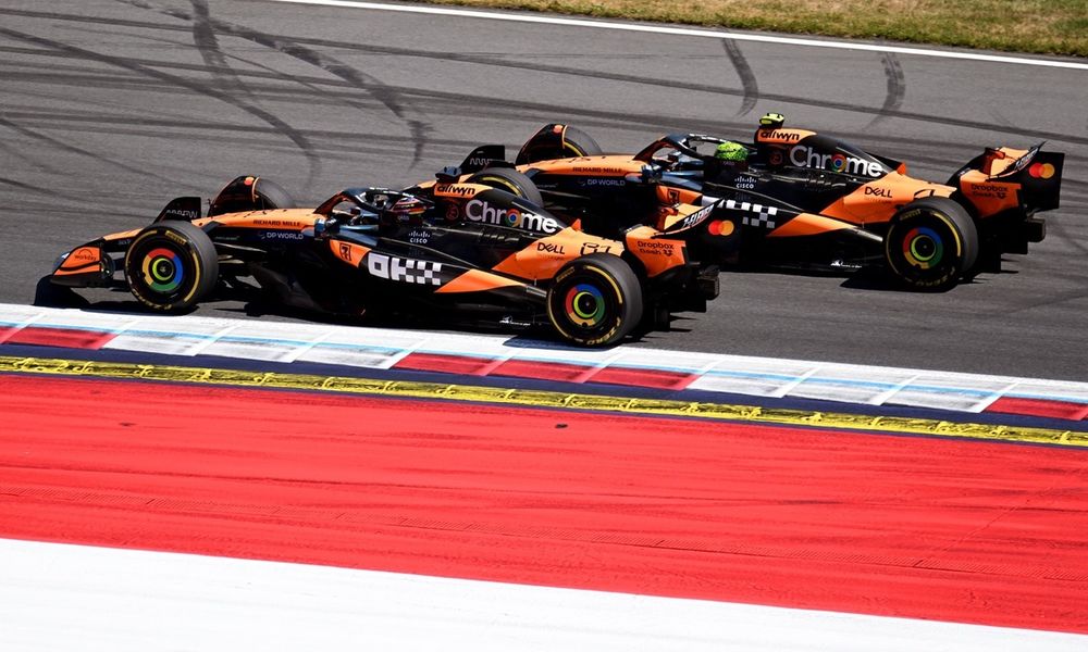 Lando Norris, McLaren, Oscar Piastri, McLaren