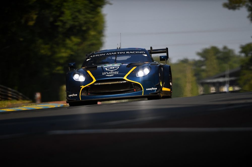 #27 Heart Of Racing Team Aston Martin Vantage AMR LMGT3: Ian James, Mattia Drudi, Zacharie Robichon