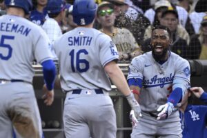 Dodgers-Padres lives up to the hype as L.A. prevails in 10th inning