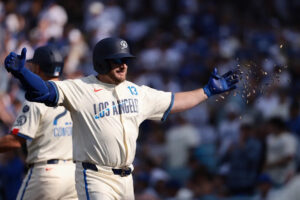 Dodgers beat Yankees so badly that Shohei Ohtani falls asleep in the dugout