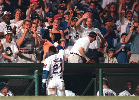 Sammy Sosa gets standing ovation, cheers from Cubs fans in return to Wrigley Field for first time in 21 years