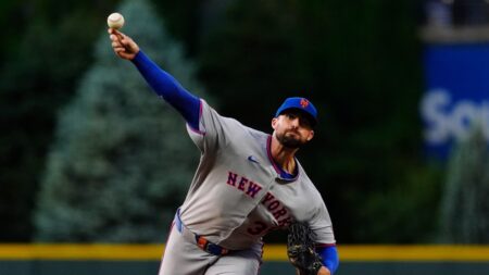 Mets smack three home runs, Clay Holmes goes six solid innings in 8-1 win over Rockies