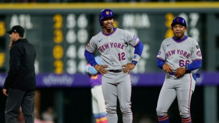 On a broken toe, Francisco Lindor delivers win for Mets: 'We’re watching greatness'