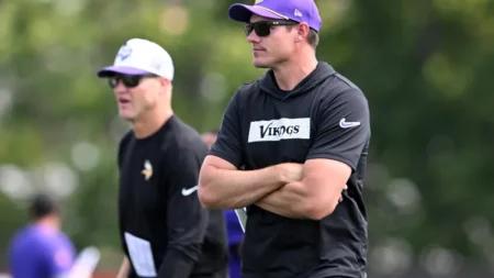 Vikings legend pauses retirement to join J.J. McCarthy in QB lessons