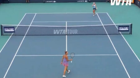 ‘Don’t see that often’ – Ukrainian tennis ace leaves Russian rival red-faced with rare move that has commentator stunned