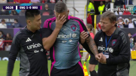 Tony Bellew forced off 5 minutes into Soccer Aid and helped down tunnel