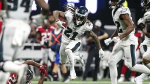 Eagles’ Super Bowl champion retires after 6 INTs in Philadelphia