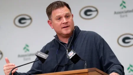 Packers blockbuster proposal adds Dolphins’  million veteran labeled a ‘risk’