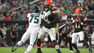 Browns star drops 20 pounds, still weighs 374 to take over huge new role