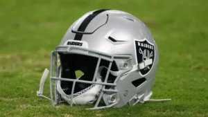 Raiders signing 88-game starting linebacker to .78 million contract