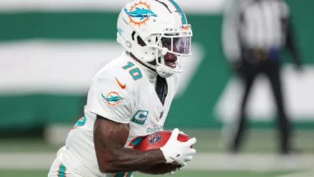 Dolphins’  million WR, former NFL Champion, predicted to be traded to join young star QB