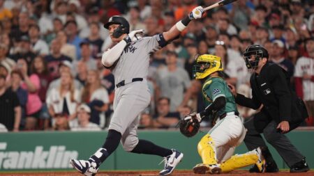 Aaron Judge's late homer forces extras but Yankees fall to Red Sox, 2-1, in 10 innings