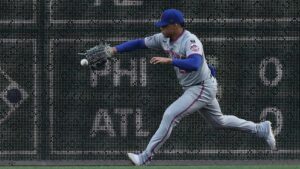 David Peterson allows five runs, Mets' bats quiet in 9-1 loss to Pirates