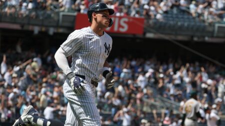 Aaron Judge reaches three times, lifts two of Yankees' four homers in 12-5 win over Athletics