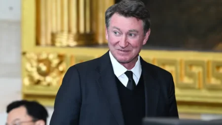 Wayne Gretzky before and after NHL career: What to know about differences in appearance for TNT analyst