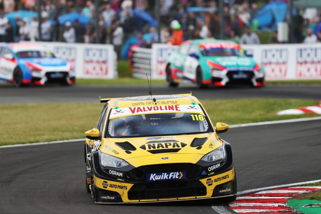 How Sutton nullified Ingram’s BTCC pace superiority at Oulton Park