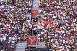 Medical emergency stops Jack Draper’s Queen’s match as distressed fans are heard on TV