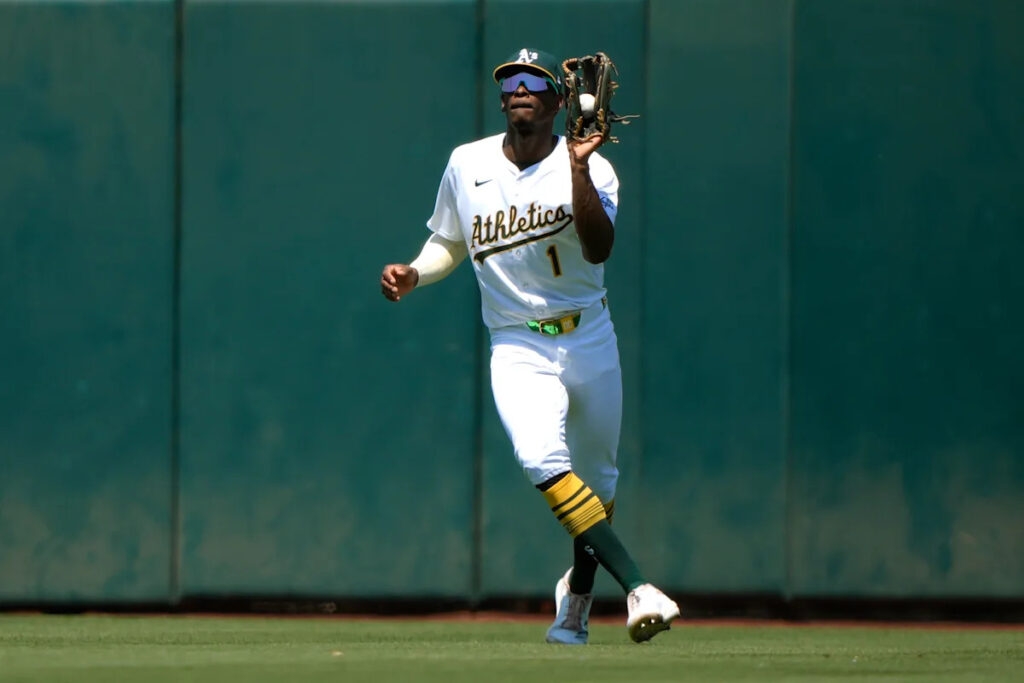 Athletics rookie Denzel Clarke nearly scales outfield wall while robbing home run in matchup vs. Angels