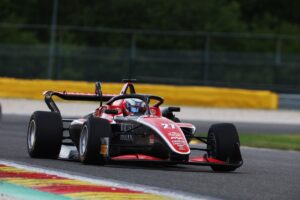 Ninovic grabs GB3 points lead at Spa as Slater storms from last to first in finale