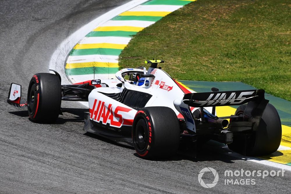 Mick Schumacher dans la Haas VF-22 lors du GP de São Paulo en 2022.