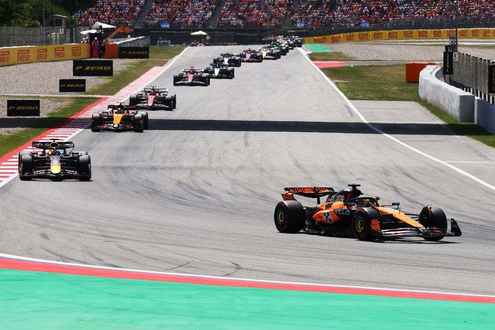 Oscar Piastri, McLaren, Max Verstappen, Red Bull Racing