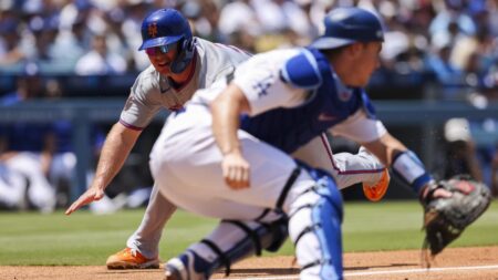 Mets' sloppiness, RISP struggles to blame for unsatisfying series split with Dodgers: 'We gave that one away'