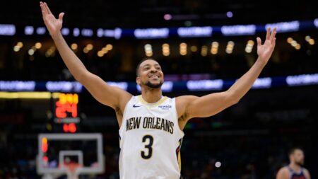 Report: Pelicans trade CJ McCollum, Kelly Olynyk, pick to Wizards for Jordan Poole, Saddiq Bey No. 40 pick