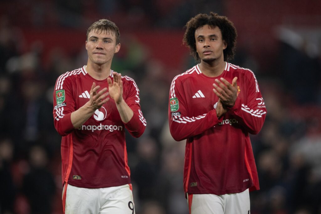 Man Utd ‘decide who to sell between Hojlund and Zirkzee’ with striker set for ‘immediate’ transfer