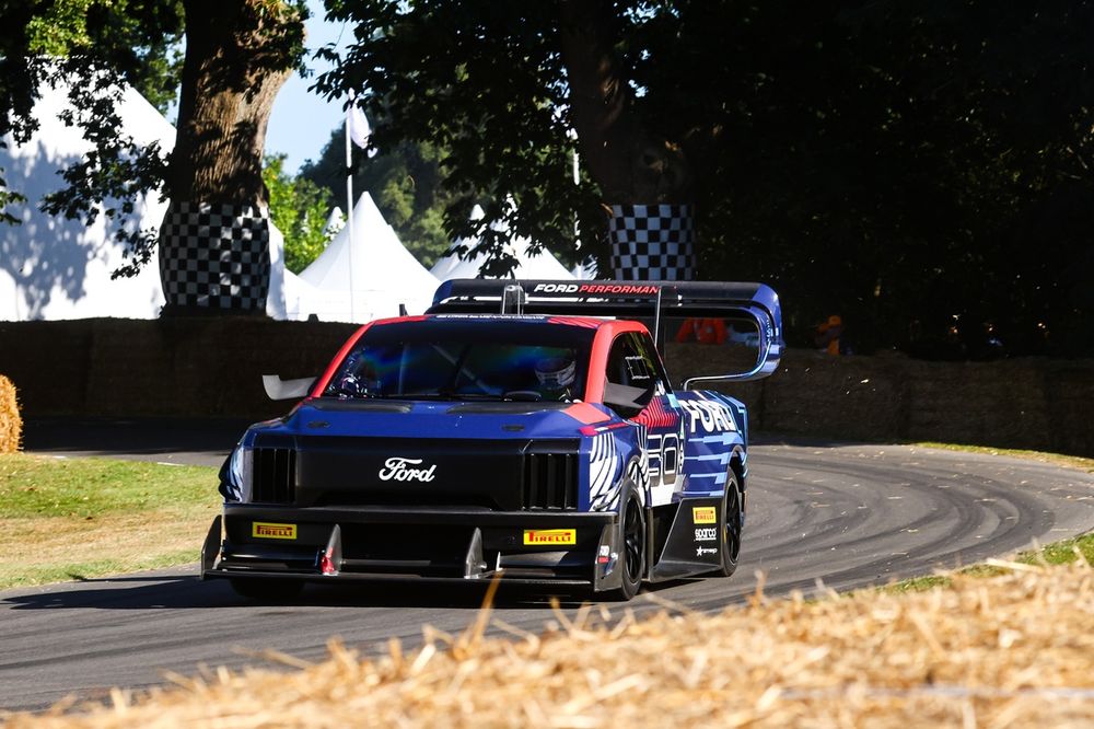 #135 Ford Supertruck Ford Performance,: Romain Dumas